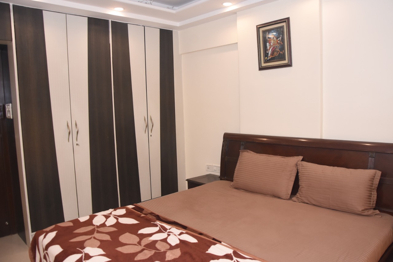 2 BHK Fully Furnished in Lok Nirman , Khar West